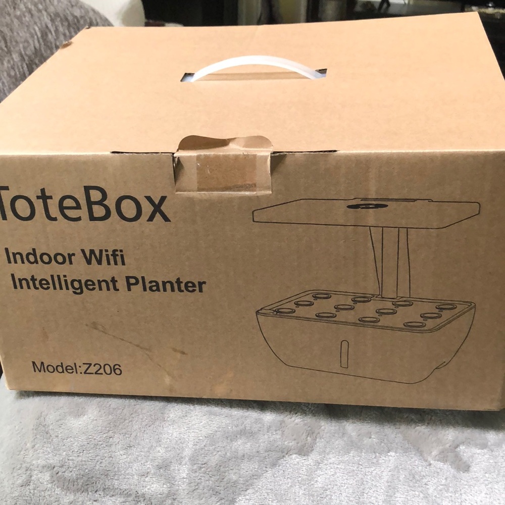 Tote Box indoor Wi-Fi Intelligent Planter. New in box!